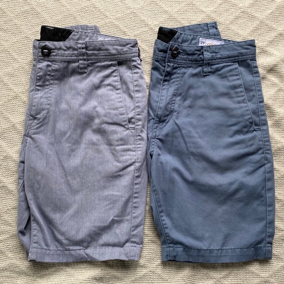 Men’s Size 29 Volcom shorts (2) - Picture 3 of 3